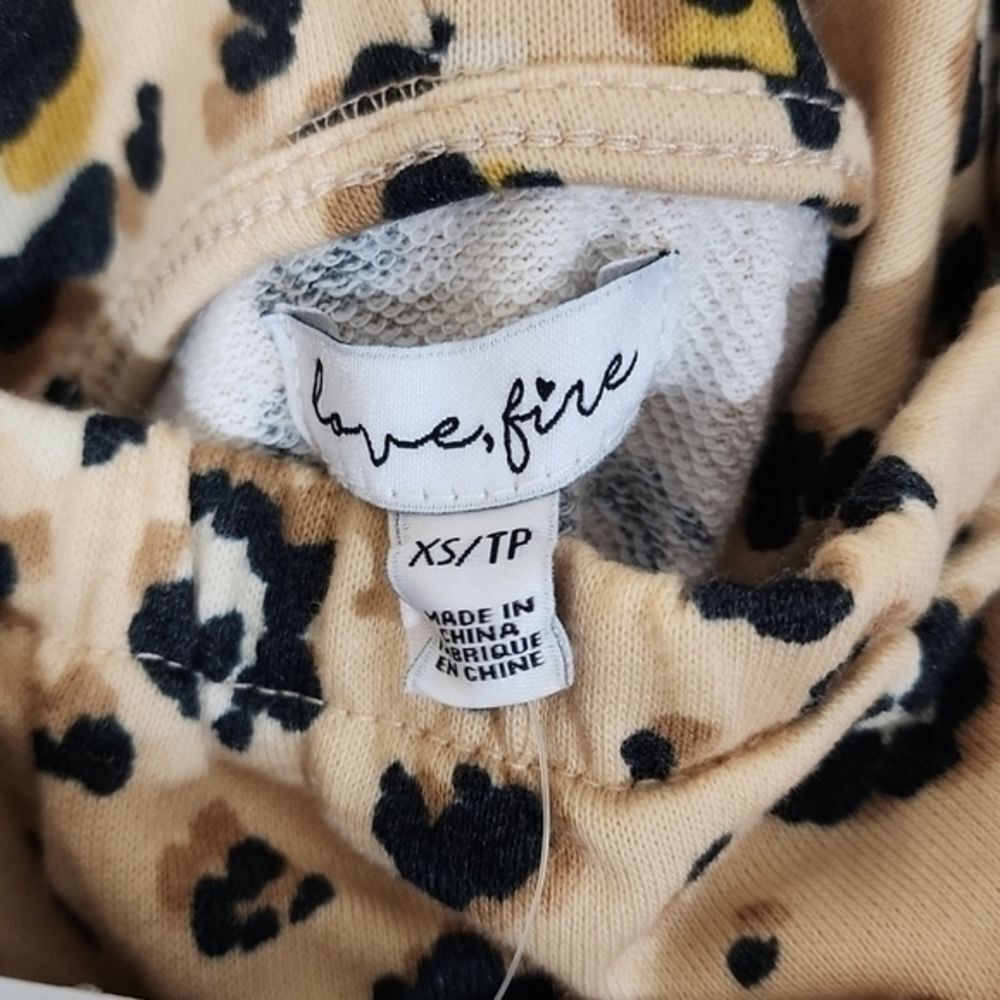 NWT Love Fire Animal Print‎ Sweatshirt Size X-Small - Picture 15 of 16